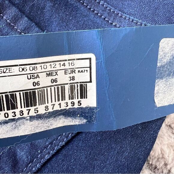 STUDIO F Colombian butt lifting Button Skinny Jeans. Size 6 US - Picture 9 of 11